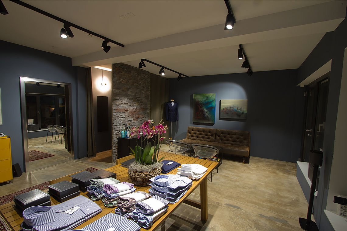 LED Beleuchtung schiene stromschiene strahler verkauf shop boutique